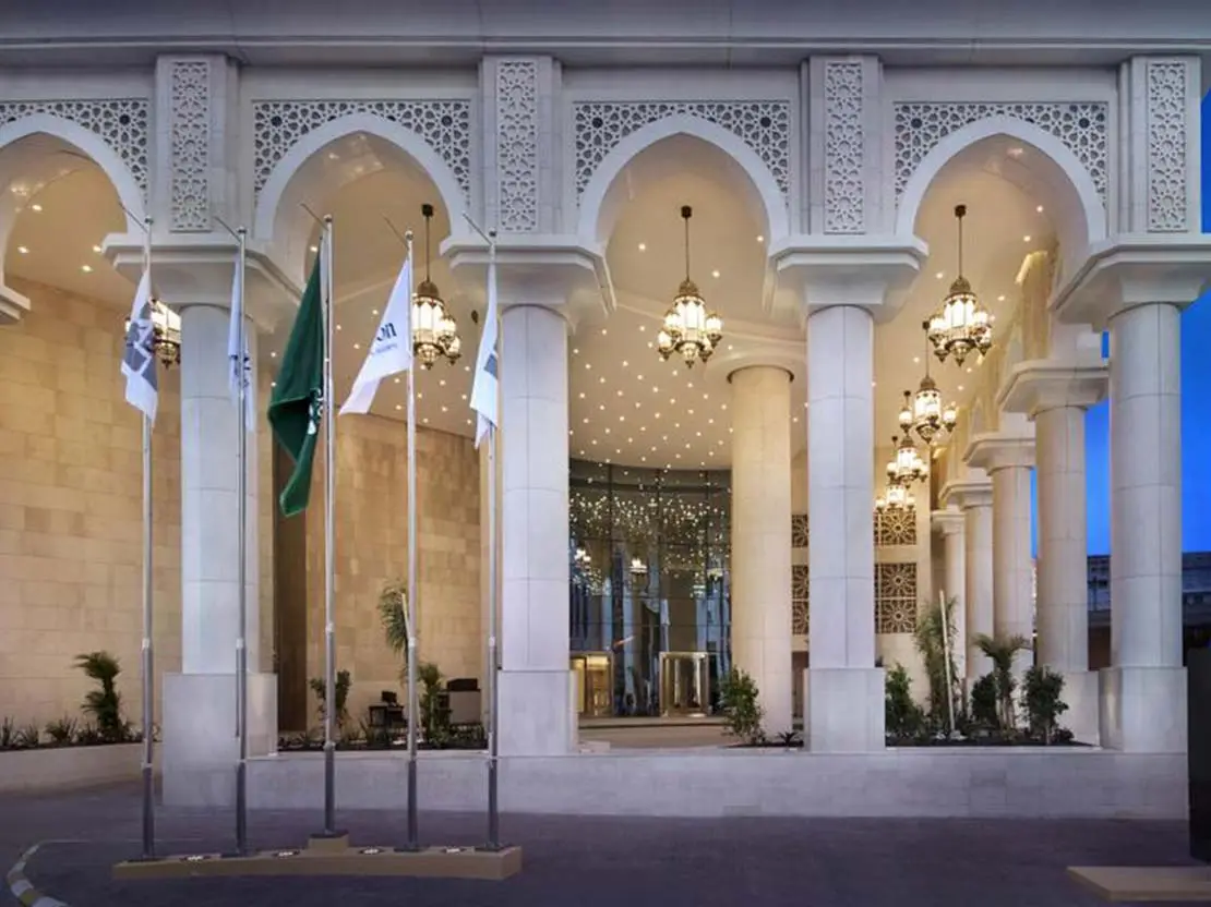 7 Nights 5 Star April Umrah Package